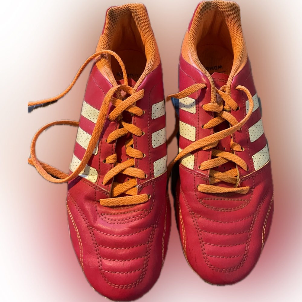 Adidas Women’s Outdoor Soccer Cleats, size 6.